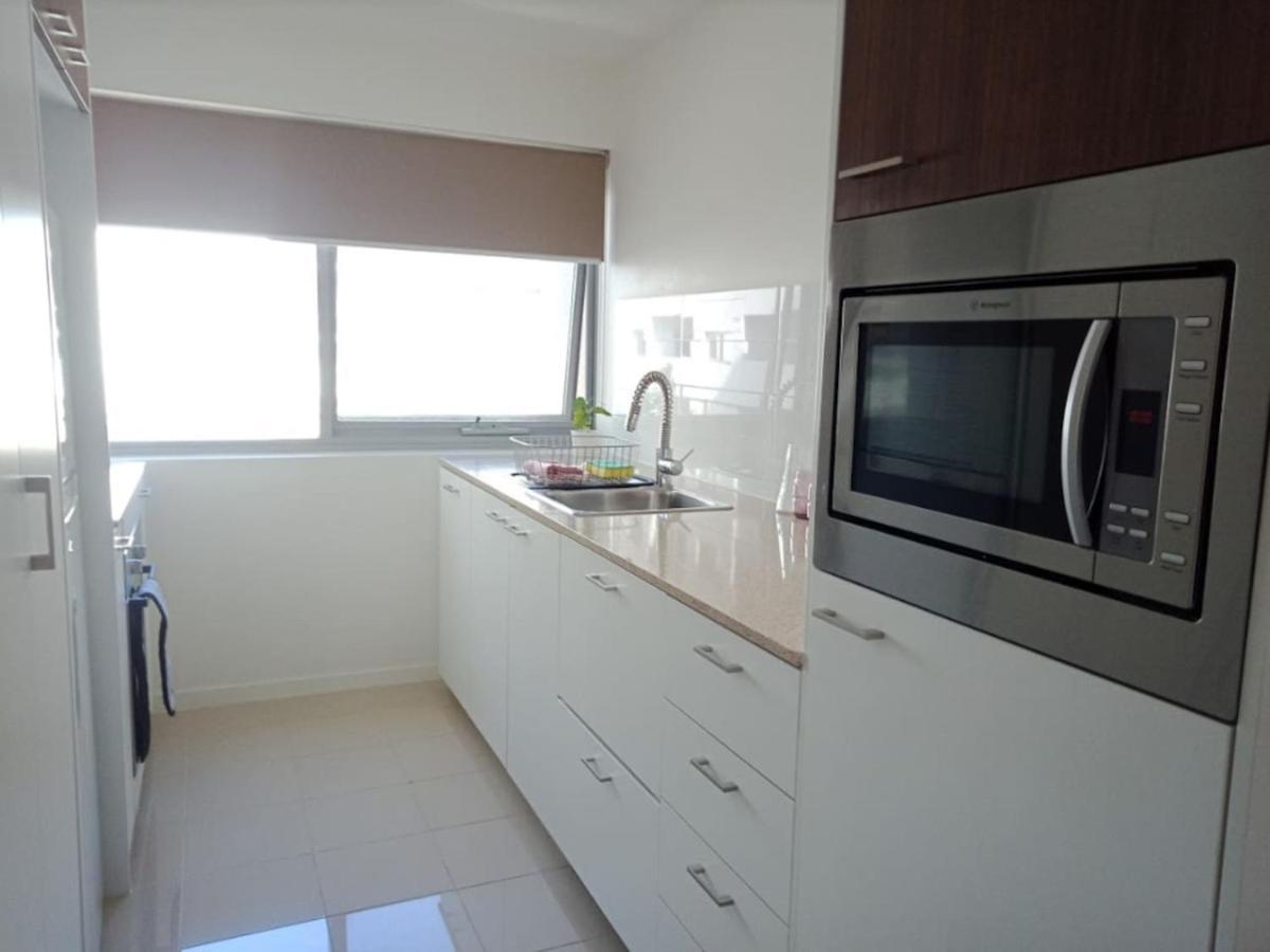 Modern 2br 2ba Close To Cbd Apartment