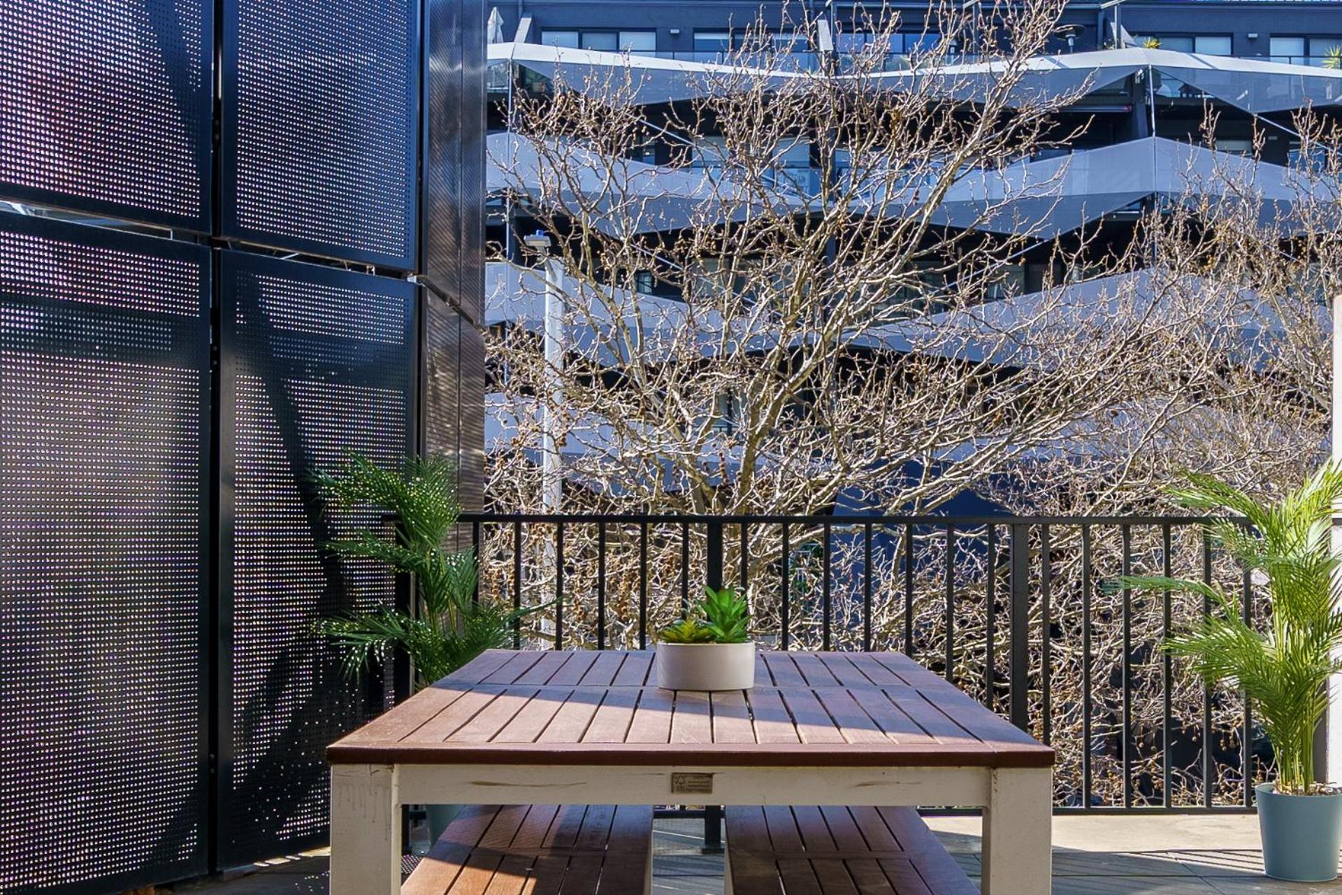 Cosy With Study In Braddon Apartamento