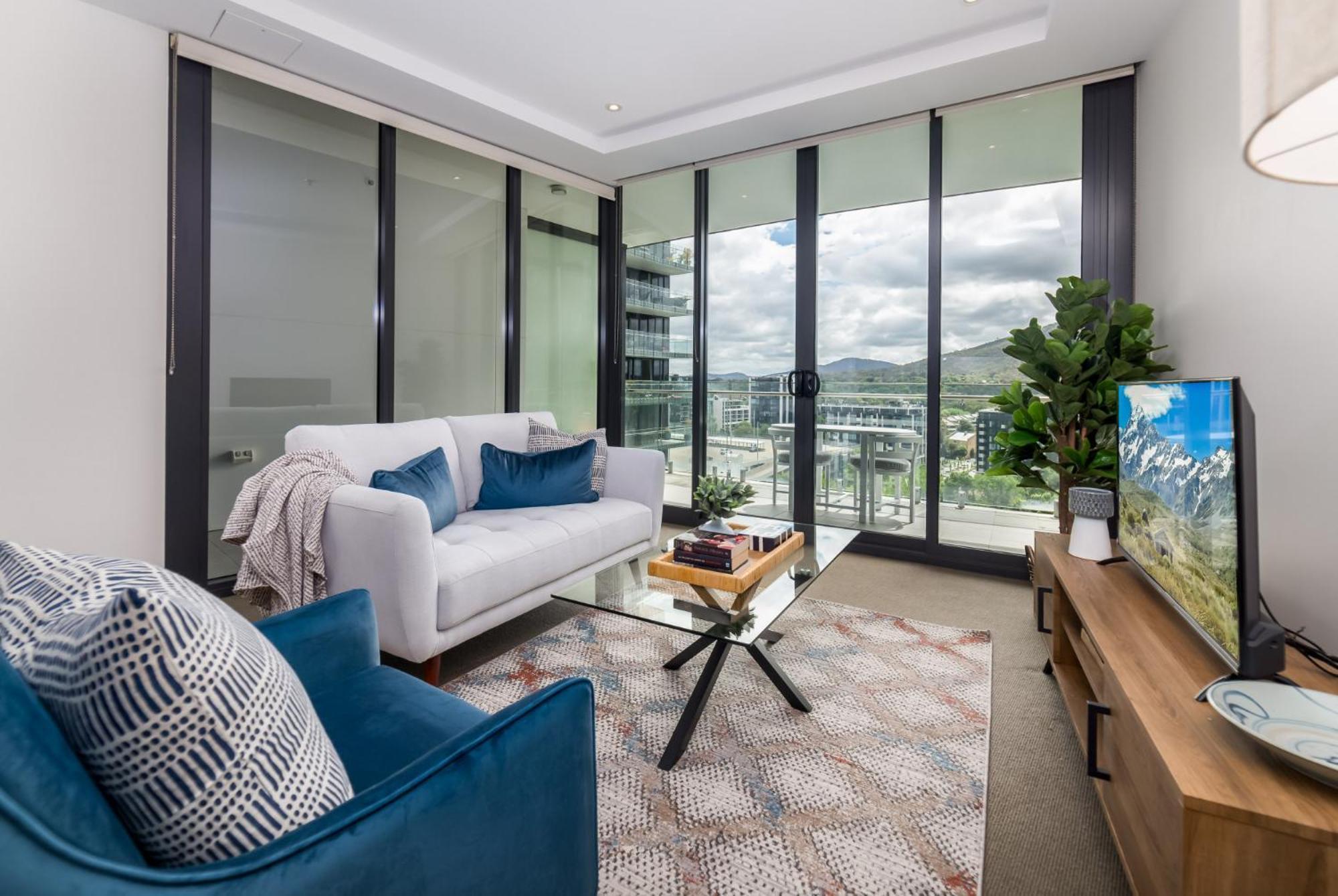 Executive Balcony In * Camberra