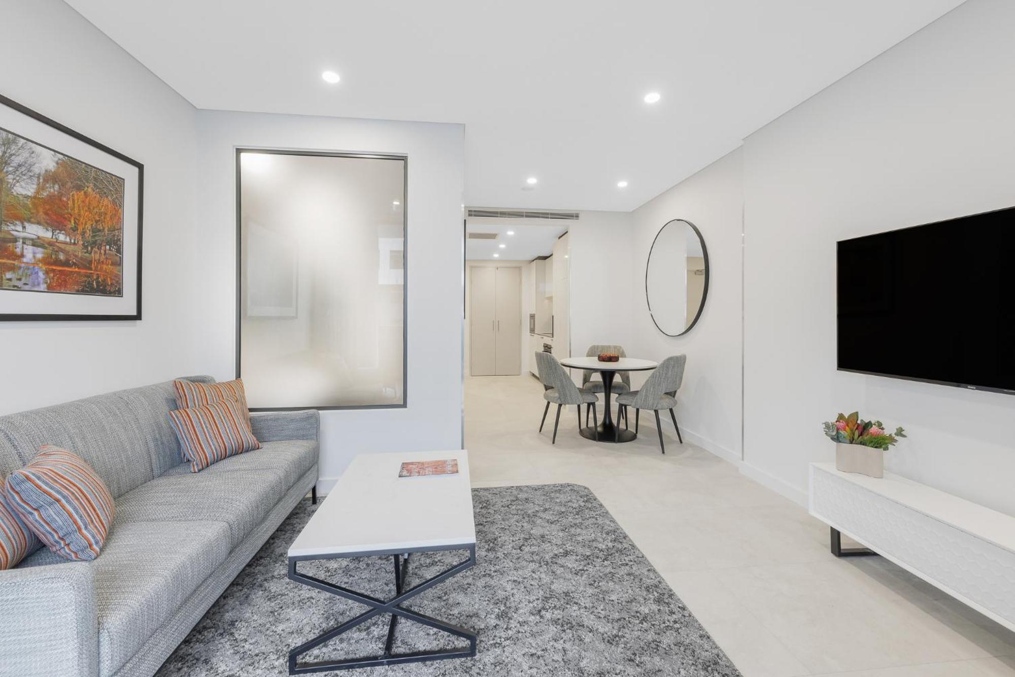Meriton Suites Aparthotel Canberra