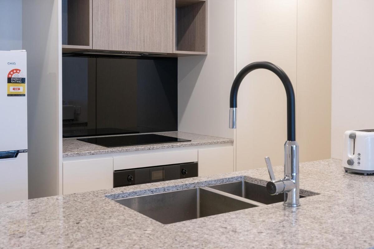 One Bedroom With Parking Next To Apartment