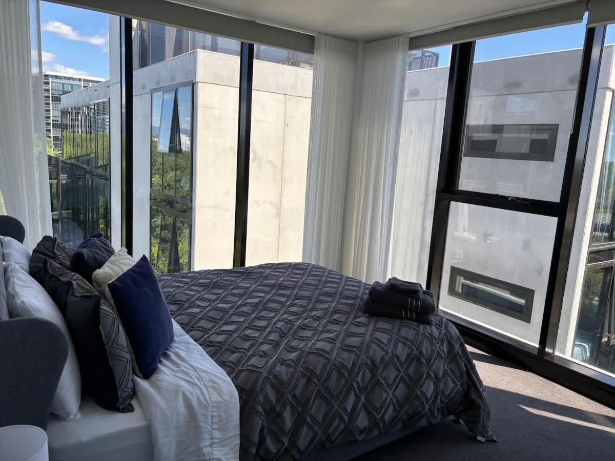 2br-2br-2cars -cbd-pool-sleeps 6 * Canberra