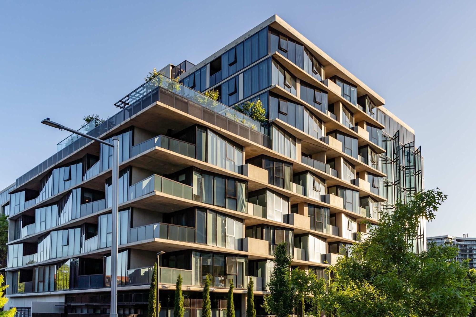 Apartment Modern 2 Bedroom In The Heart Of Center Canberra