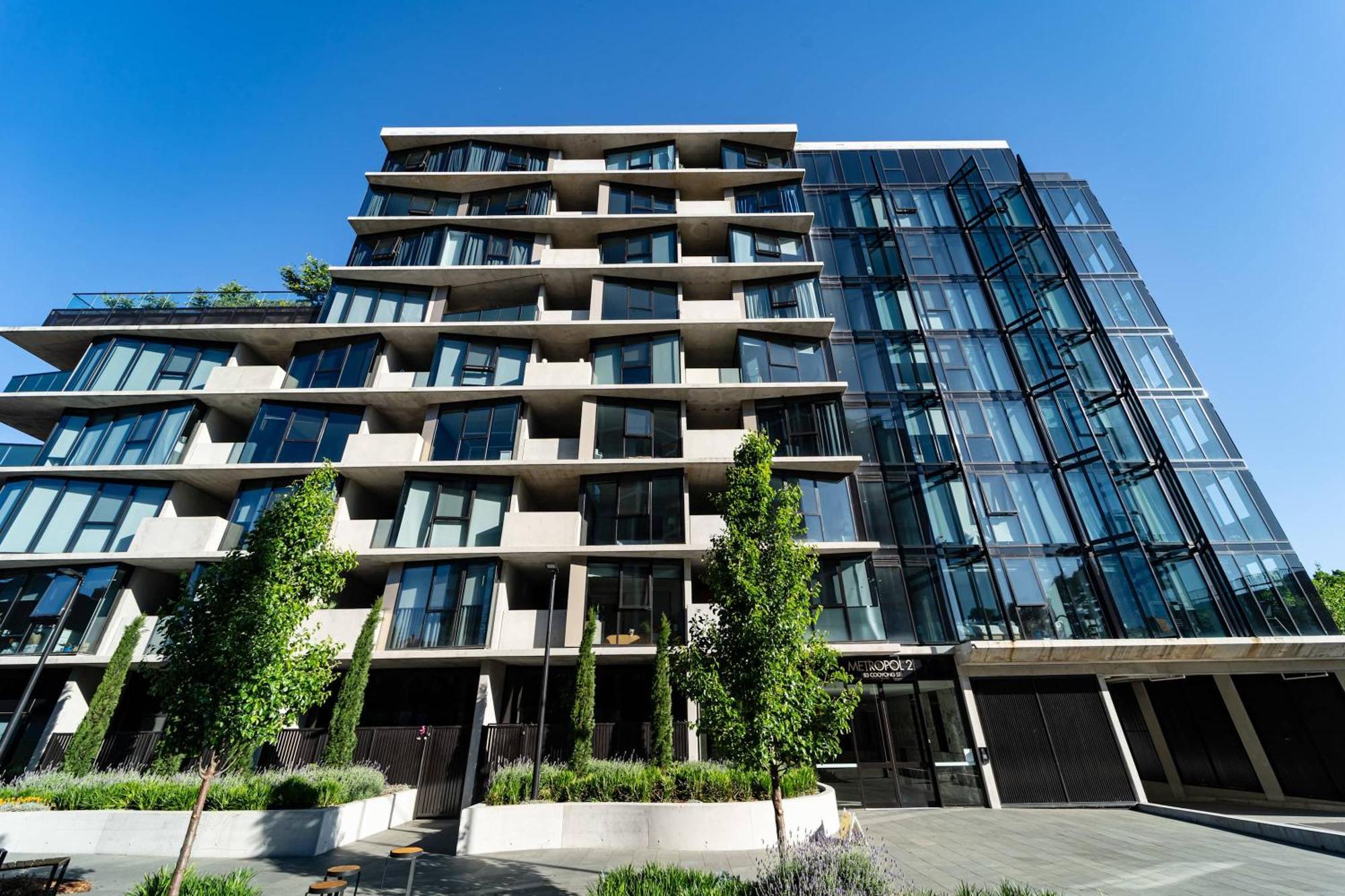 Modern 2 Bedroom In The Heart Of Center Apartment Canberra