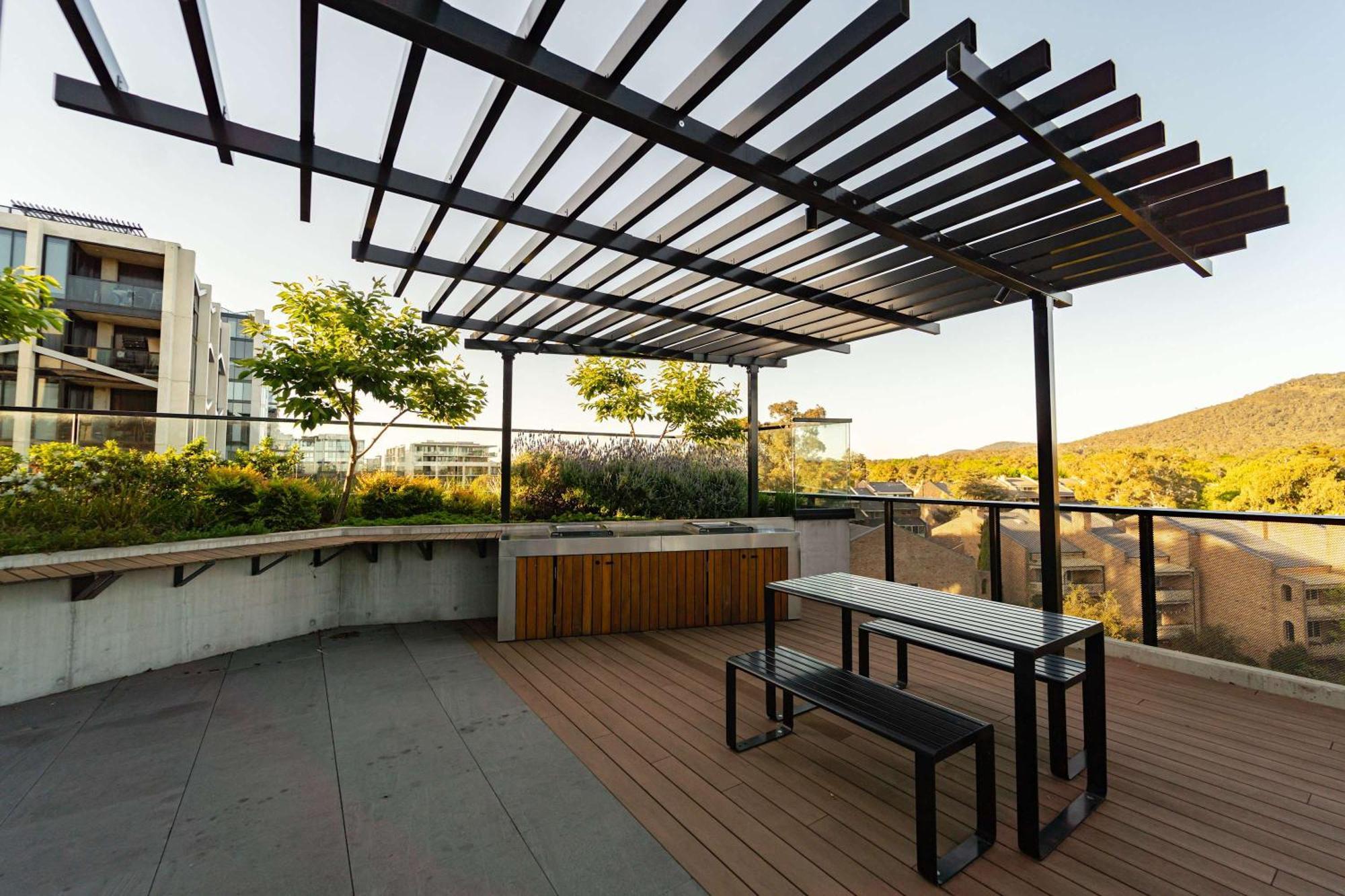 Modern 2 Bedroom In The Heart Of Center Apartment *