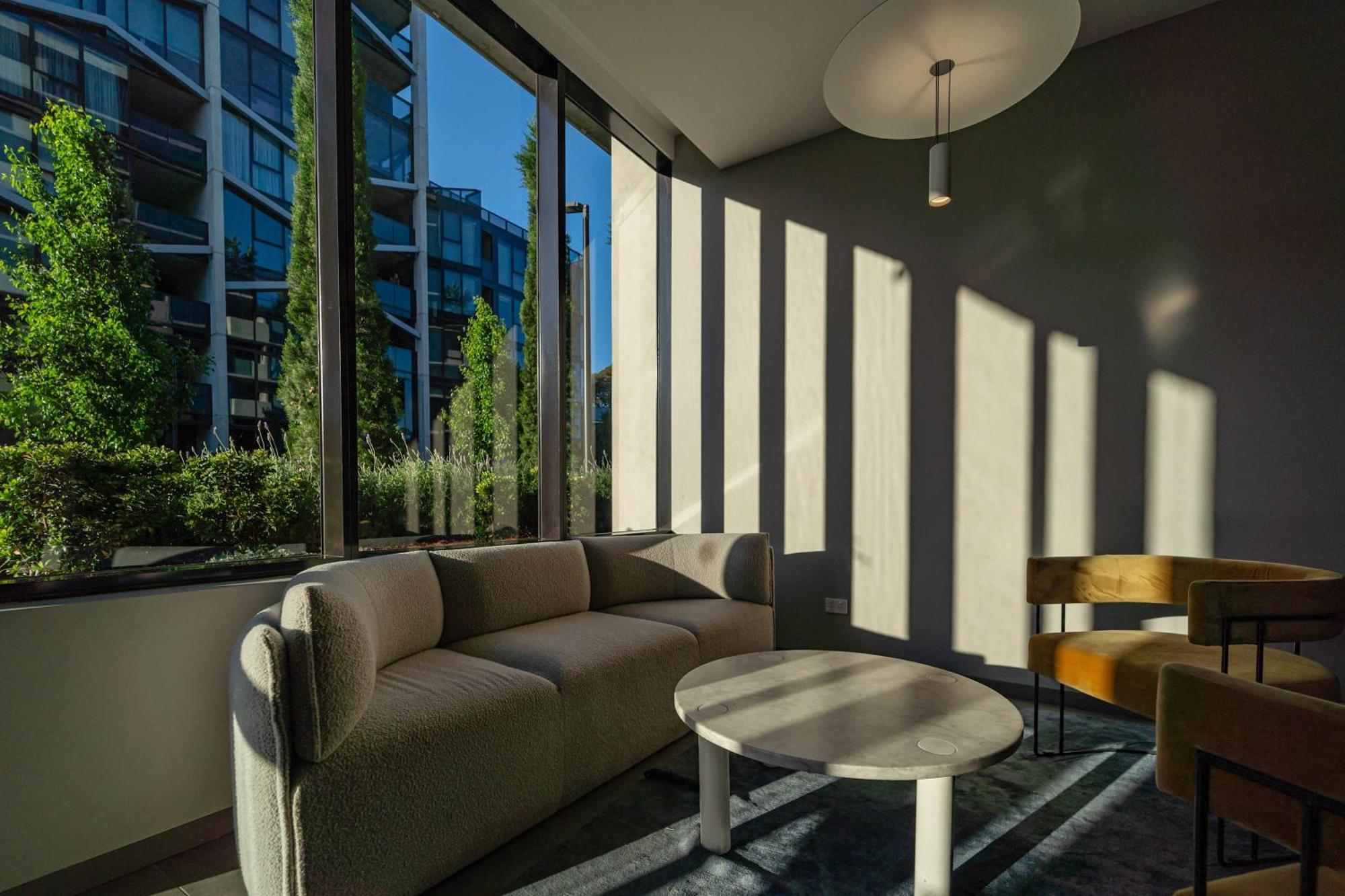 Modern 2 Bedroom In The Heart Of Center