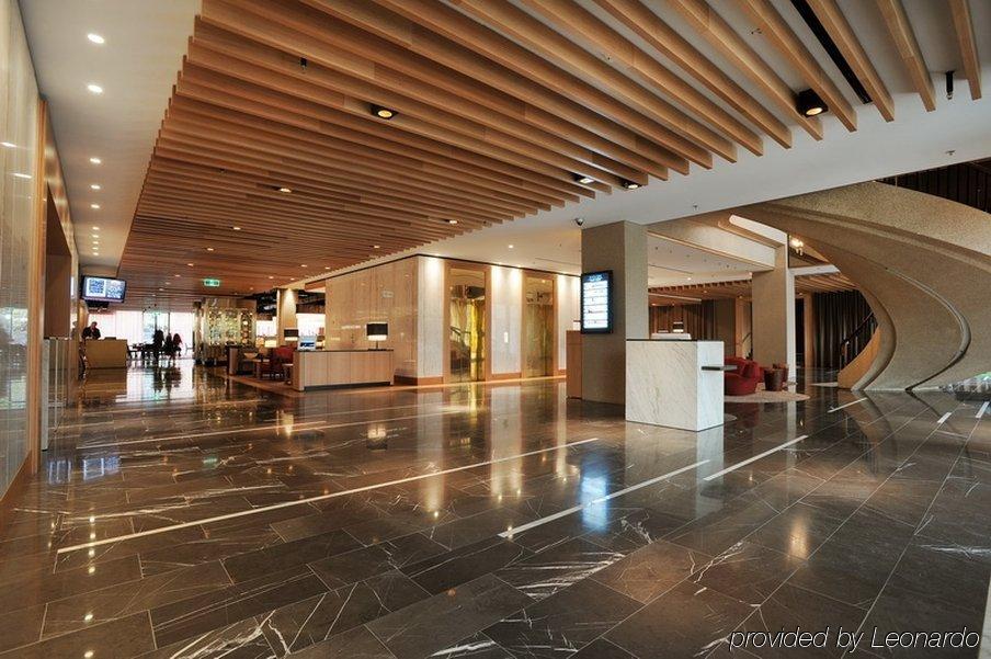 Qt 4* Canberra