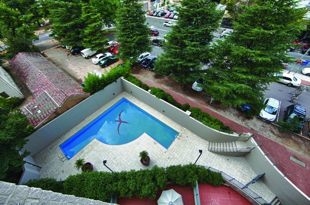 Accommodate Canberra - Phoenix * Canberra