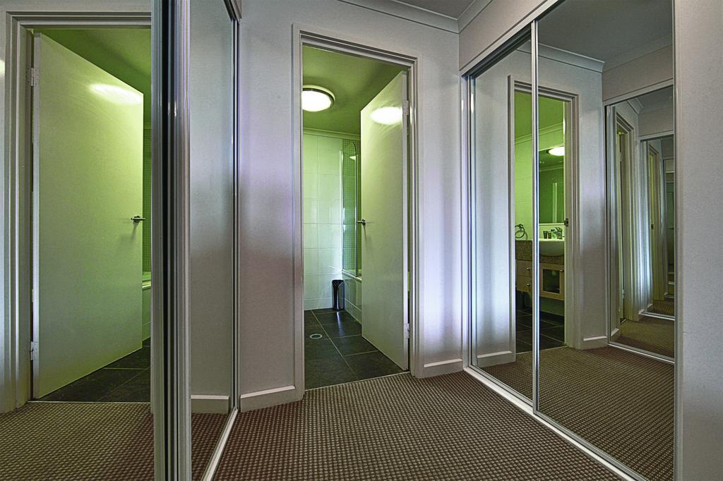 Accommodate Canberra - Phoenix Apartment