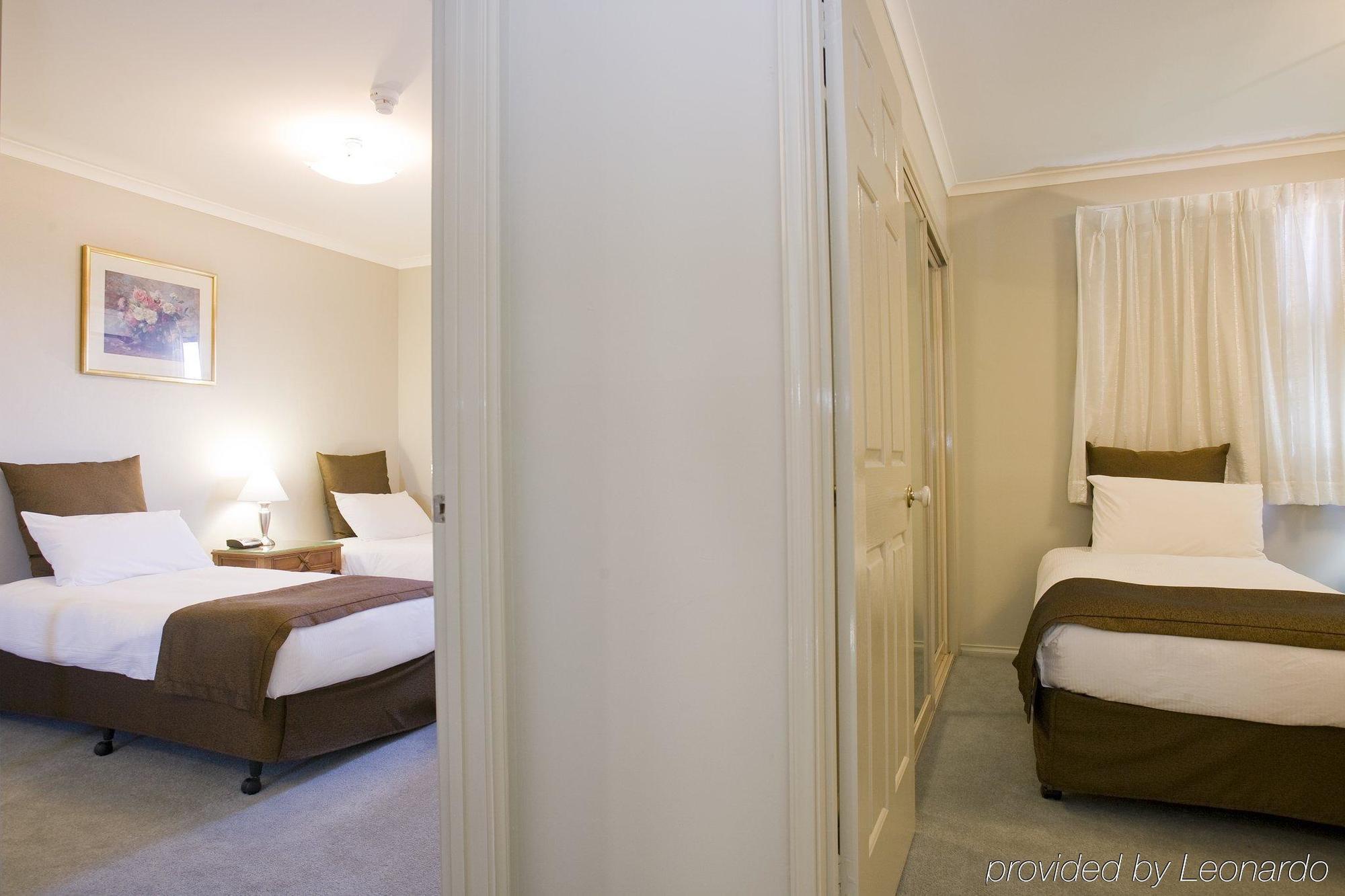 Pinnacle Aparthotel