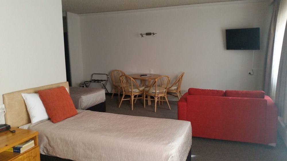 Belconnen Way & Serviced 3* Canberra