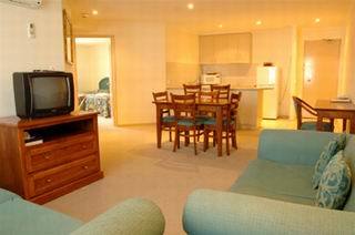 Parklands Official 3*