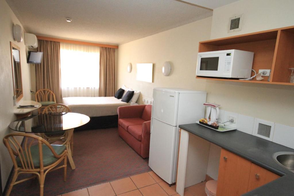 Hotel Belconnen Way & Serviced 3*