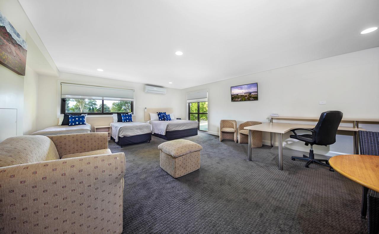 Hotel Belconnen Way & Serviced Canberra