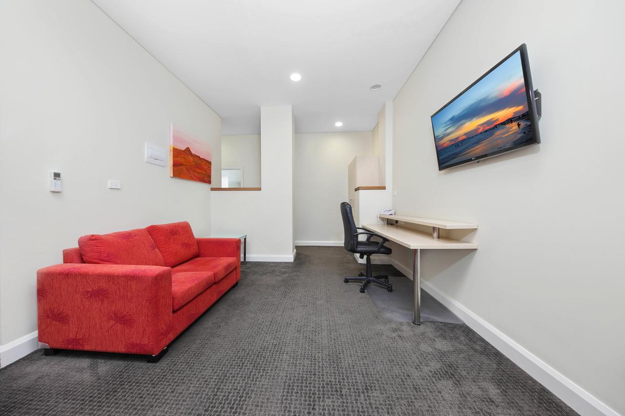 Belconnen Way & Serviced 3* Canberra