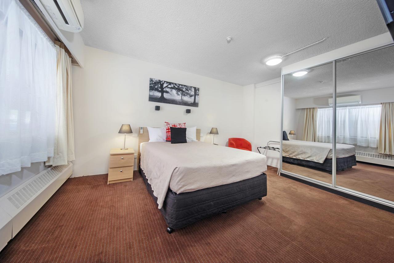 Belconnen Way & Serviced 3* Canberra