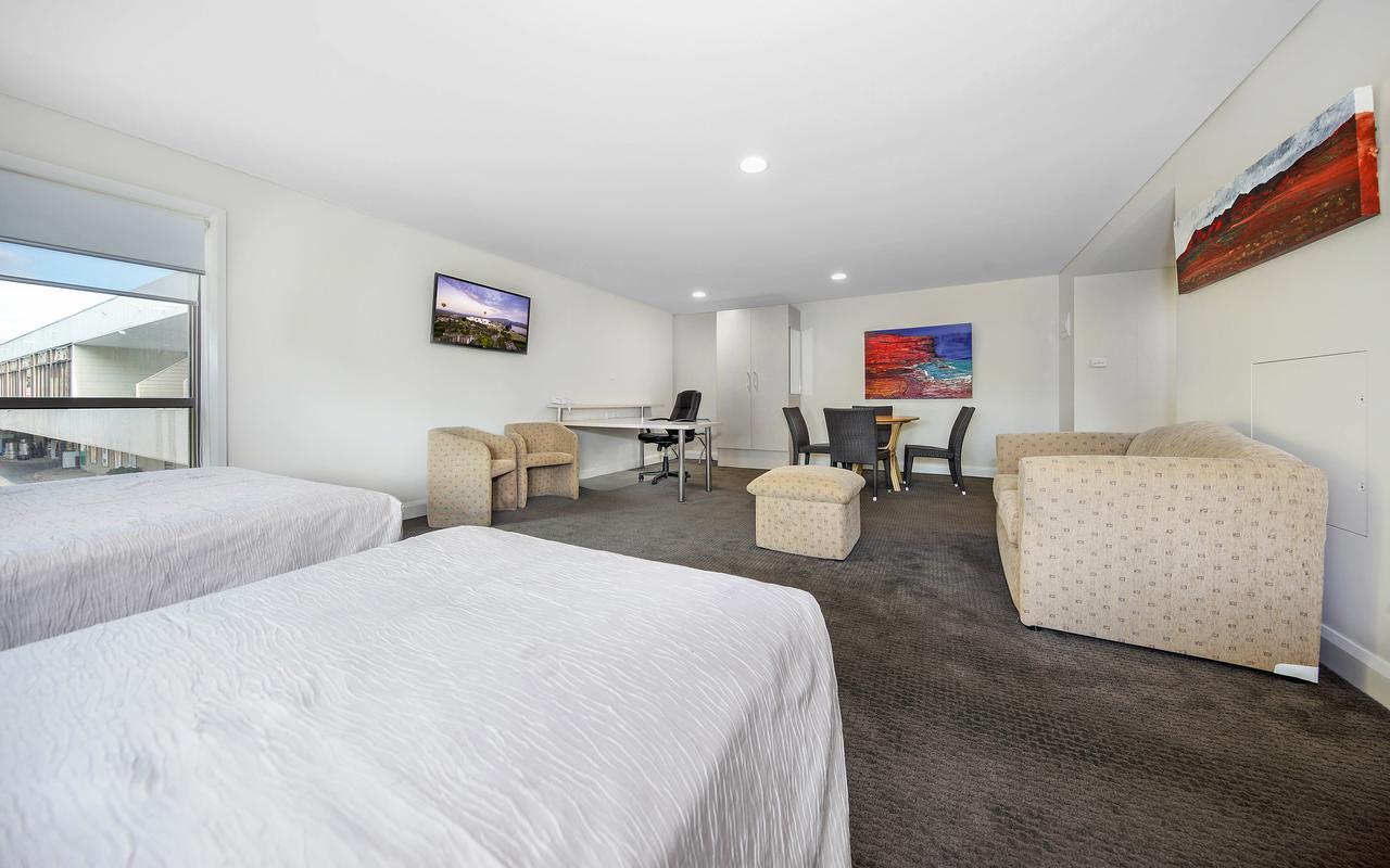 Hotel Belconnen Way & Serviced