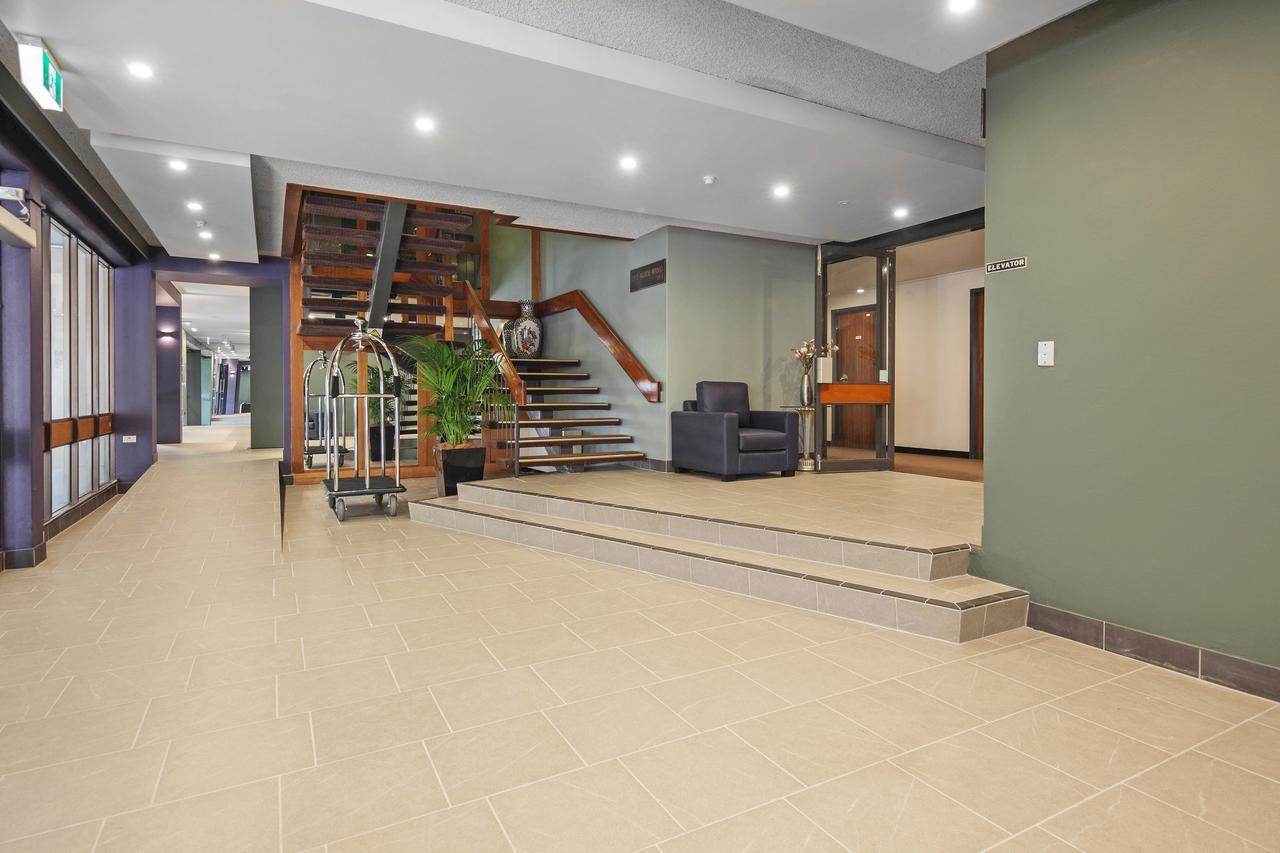 Belconnen Way & Serviced Hotel 3*