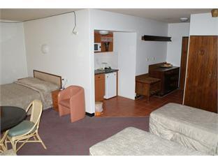 Hotel Belconnen Way & Serviced Canberra