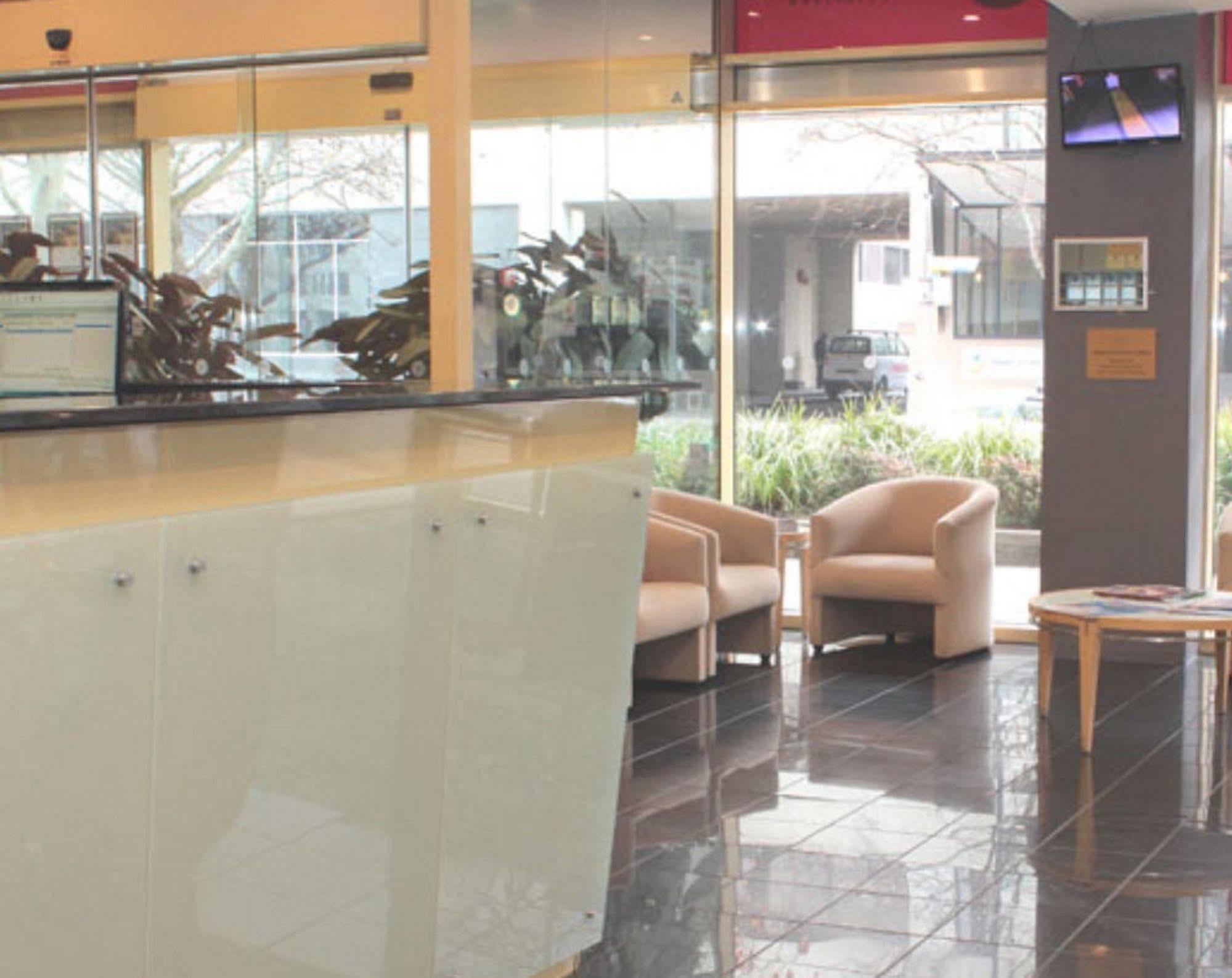 Aparthotel Nesuto Camberra