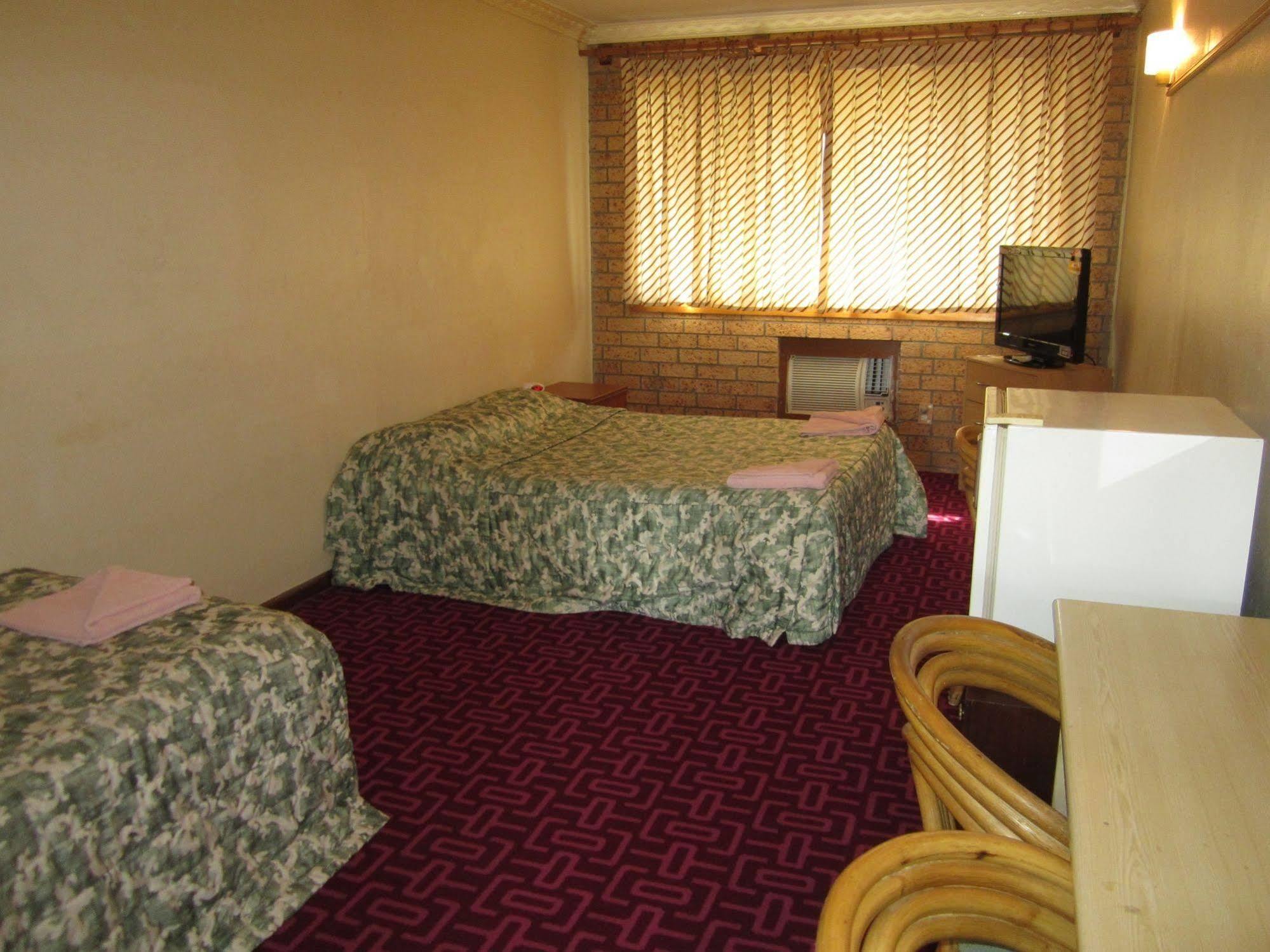 Motel Lyneham Motor Canberra