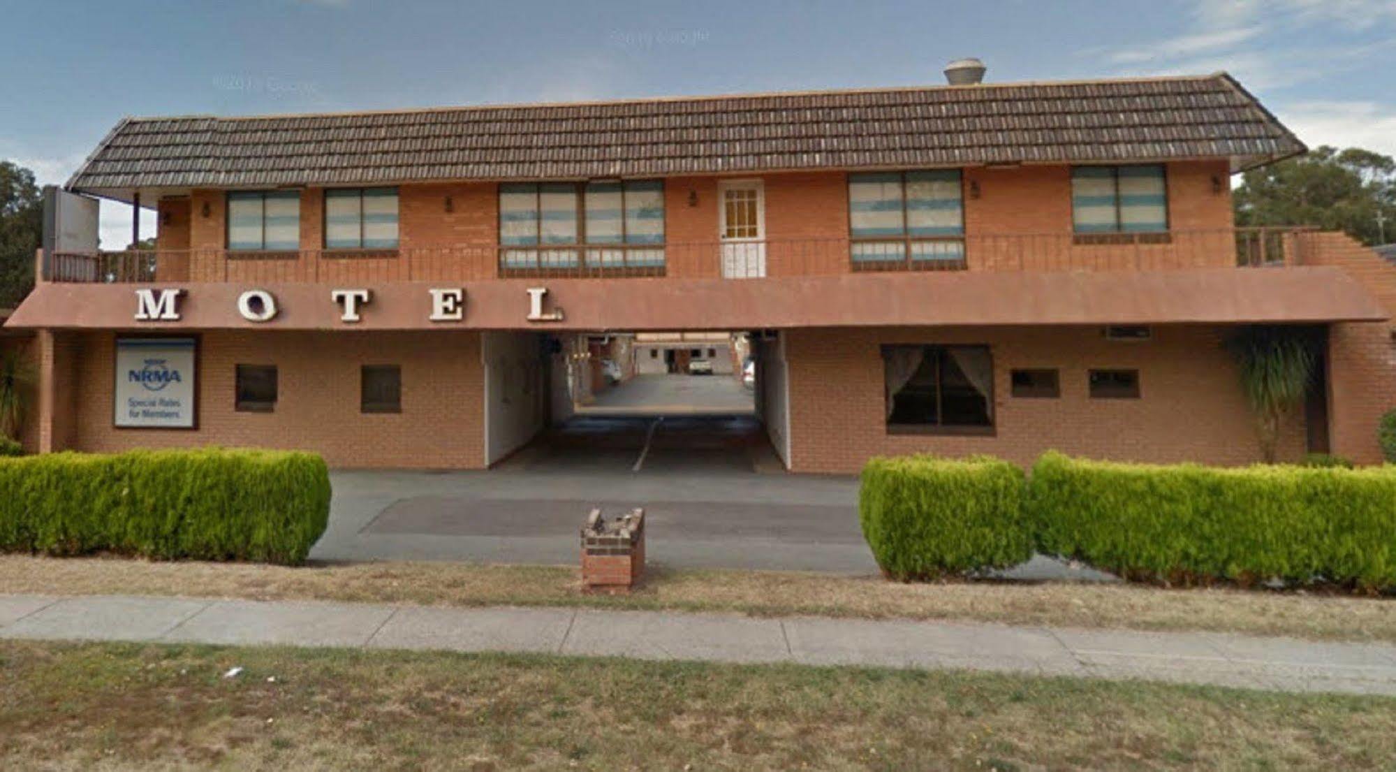 Lyneham Motor Motel 2*