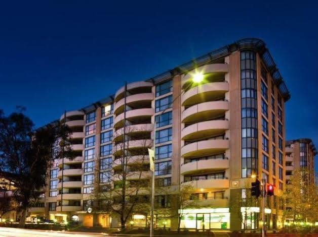 Adina Serviced Court Aparthotel