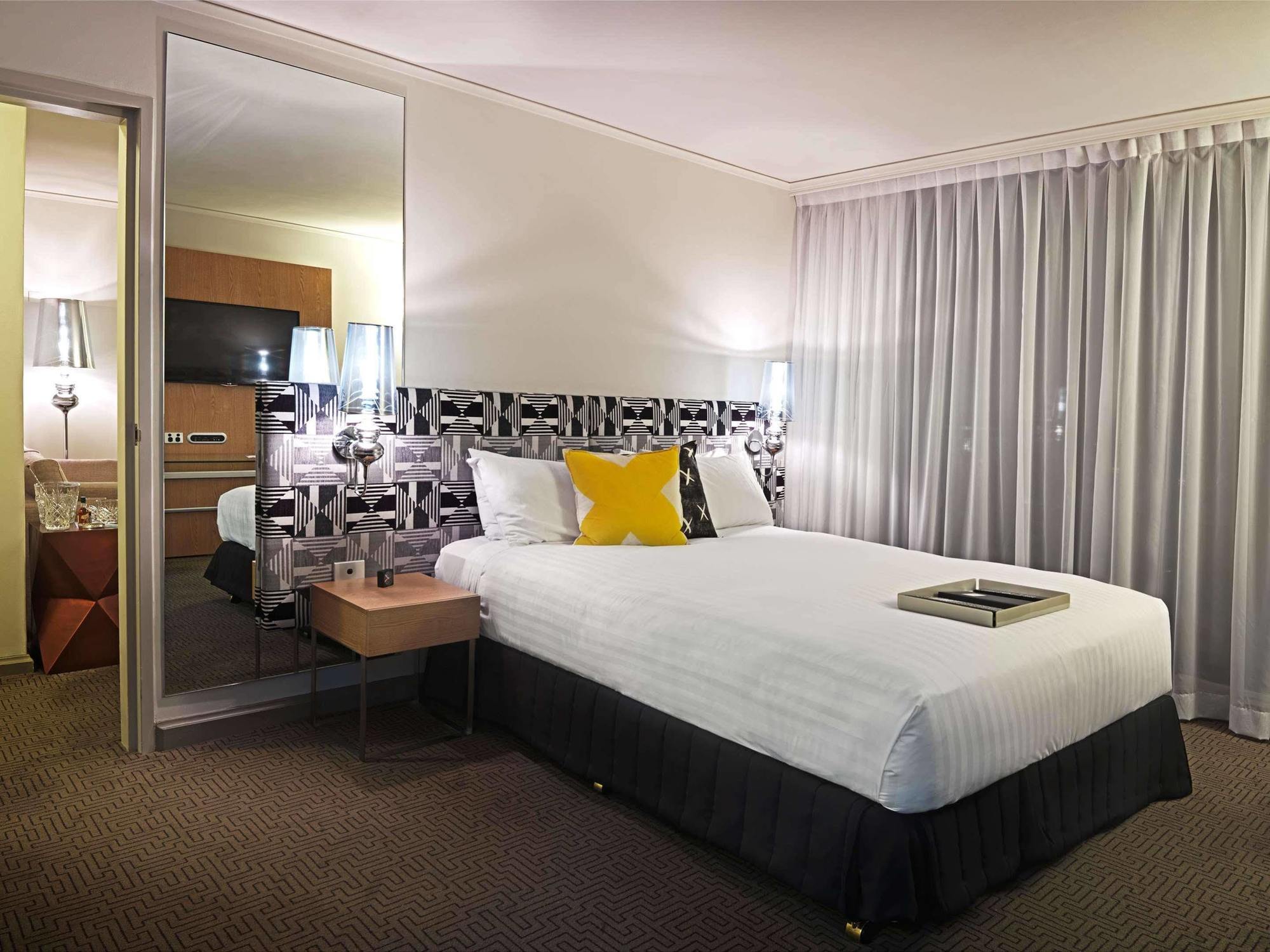 Qt 4* Canberra