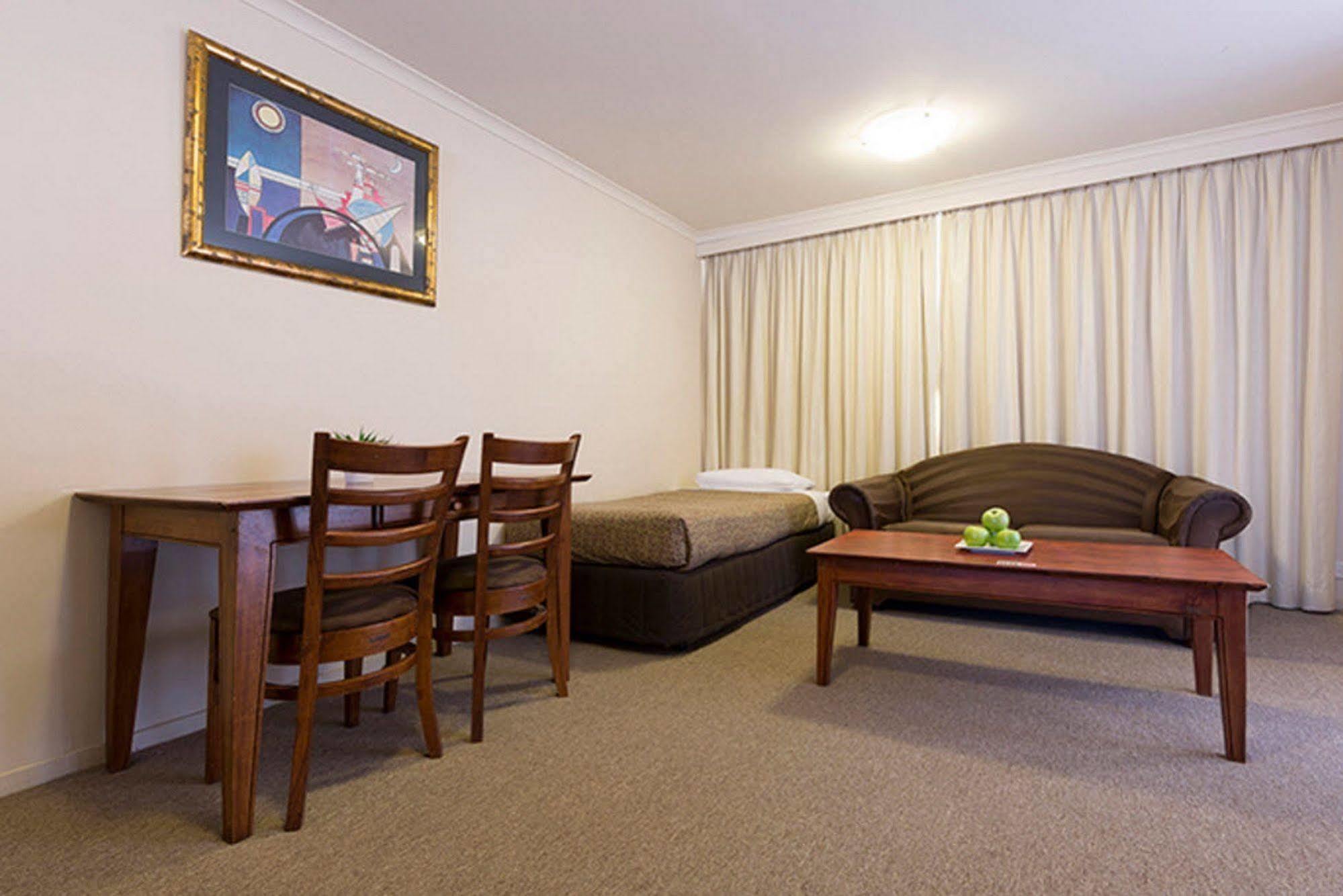Aparthotel Parklands Official Canberra