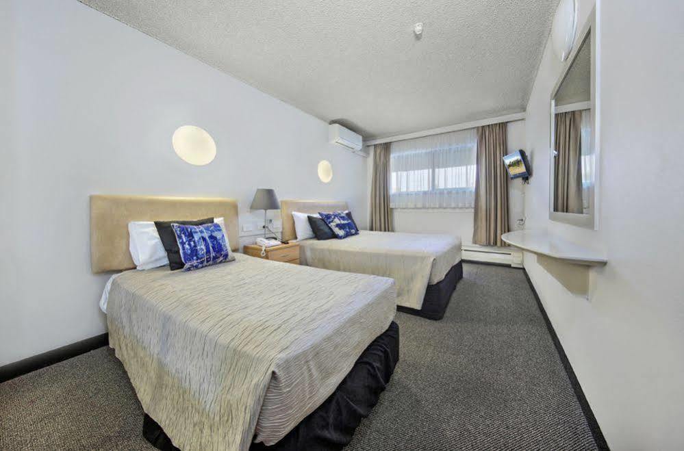 Belconnen Way & Serviced 3* Canberra