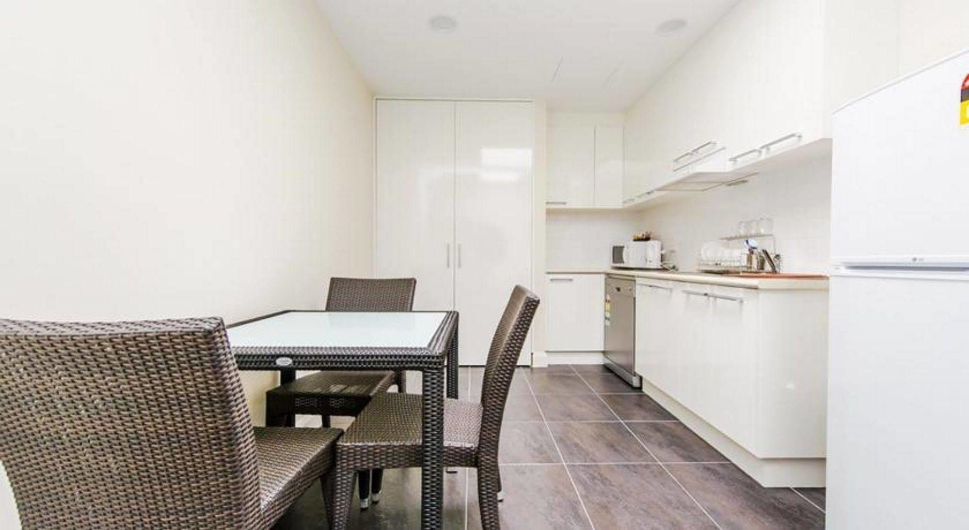 Belconnen Way & Serviced 3* Canberra
