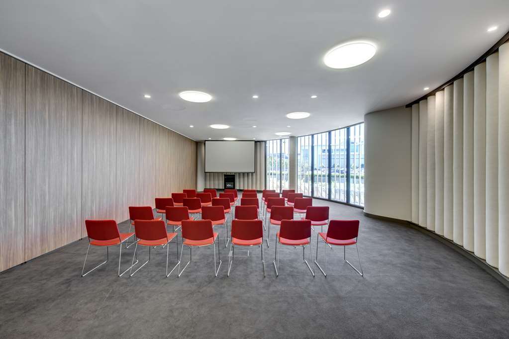 Vibe Hotel Canberra