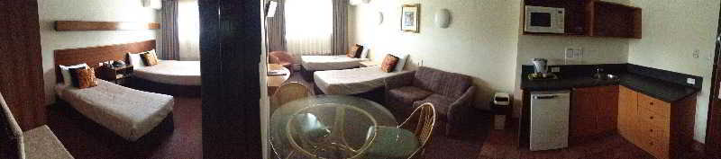 Belconnen Way & Serviced Hotel Canberra