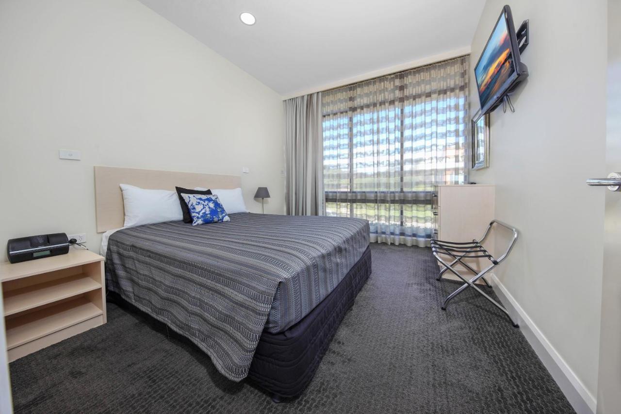 Belconnen Way & Serviced Hotel 3*