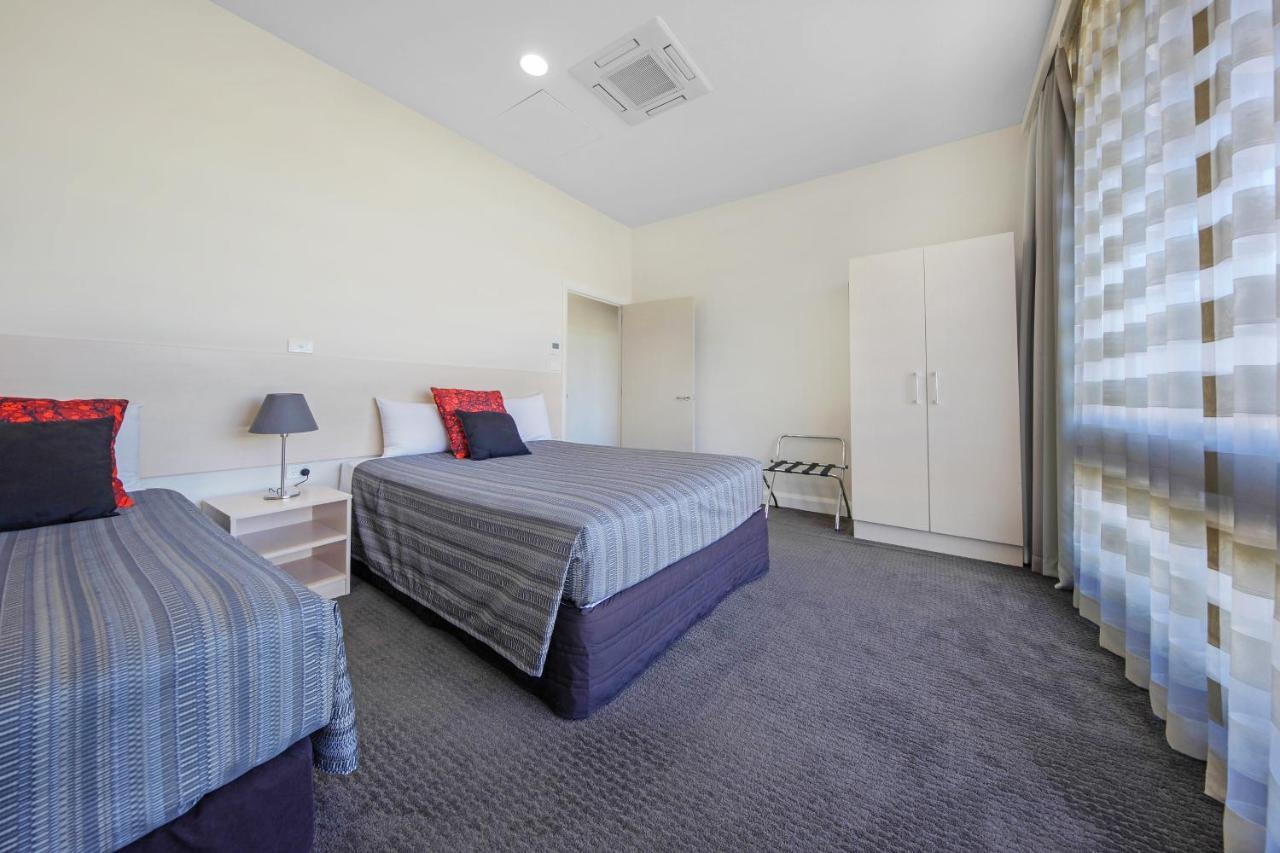 Belconnen Way & Serviced 3* Canberra