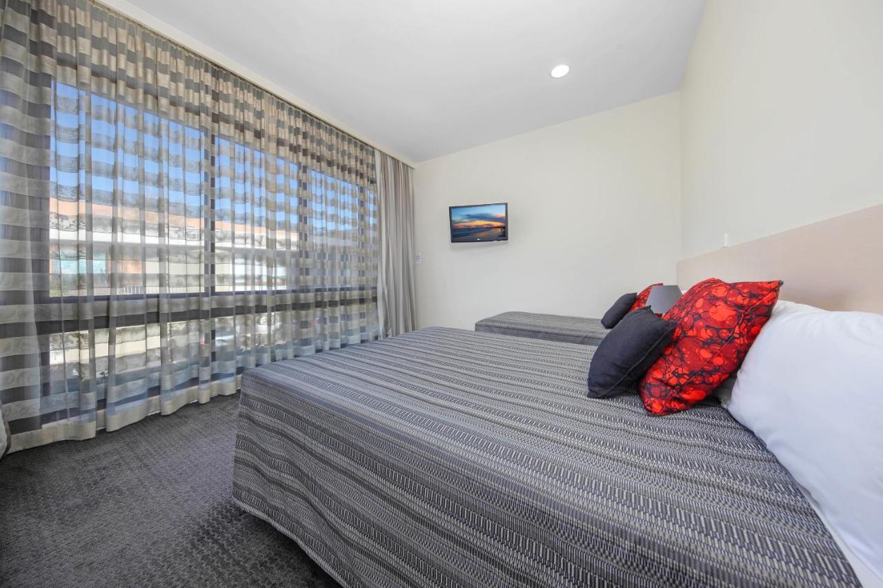 Belconnen Way & Serviced 3* Canberra