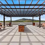 New 2 Bed 2 Bath Apt At The Heart Of Canberra - 2 Car Spaces