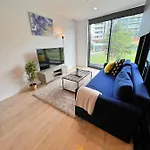 Beauty In Blue! 1Bd 1Bth 1Crsp Apt - Great Location!