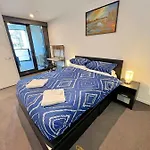 Beauty In Blue! 1Bd 1Bth 1Crsp Apt - Great Location!