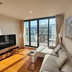 Sunny 2-Bedroom Apartment @The Heart Of Canberra