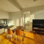 Sunny 2-Bedroom Apartment @The Heart Of Canberra