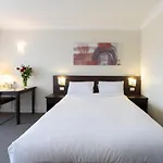 Ibis Styles Canberra Tall Trees