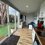 Tiny House In Belconnen 1Br Self Contained Wine