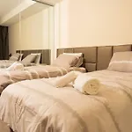 Comfort Two Bedroom Apartment In Lyneham