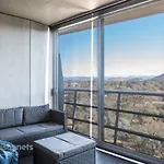 1 Bedroom Apt With Parking Walk To Anu