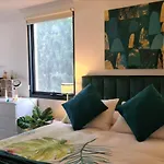 Stunning 2Br Apt In The Heart Of Canberra City