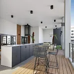 Central 2-Bed With Gym, Bbq & Stunning Views