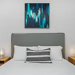 Central Canberra 2-Bed With Gym & Bbq Area