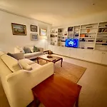 3 Bdrm 2 Bthrm House Close To Canberra Cbd & Anu