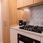 2 Bedroom 2 Bath 1 Car On Lonsdale Street